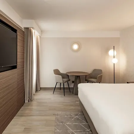 Отель Ac By Marriott St Julian's 4*